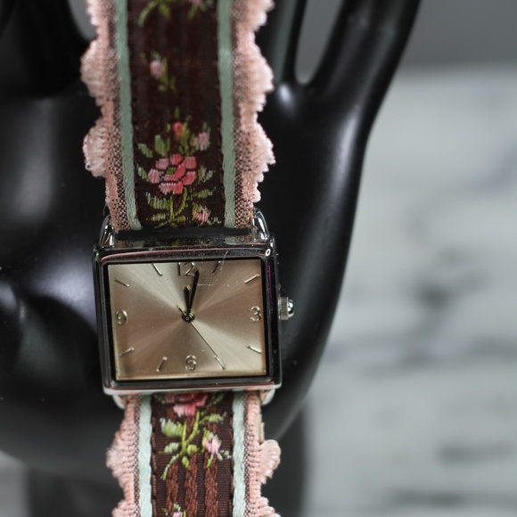 Pink Watch - Picture 6 of 6